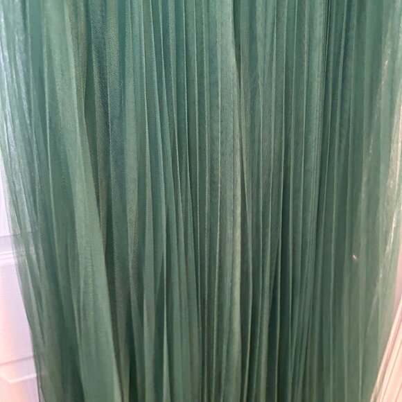 ASOS DESIGN Curve cami pleated tulle maxi dress - Forest Green - SZ 18 - Picture 10 of 12